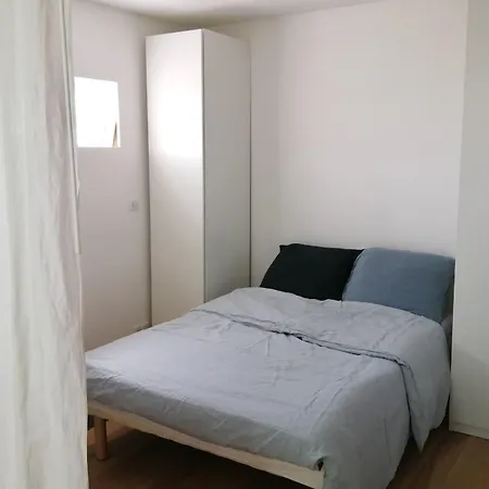 Quiet And Spacious 90 M Loft In شقة بانيوليه