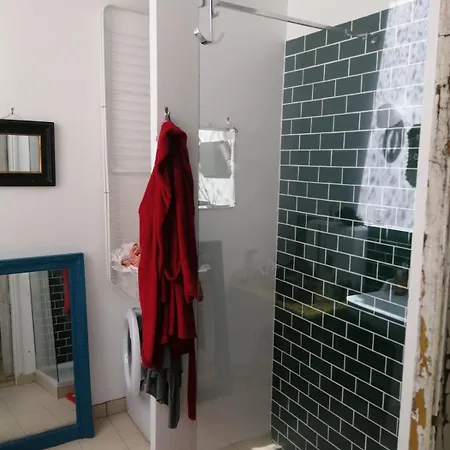 Quiet And Spacious 90 M Loft In * بانيوليه