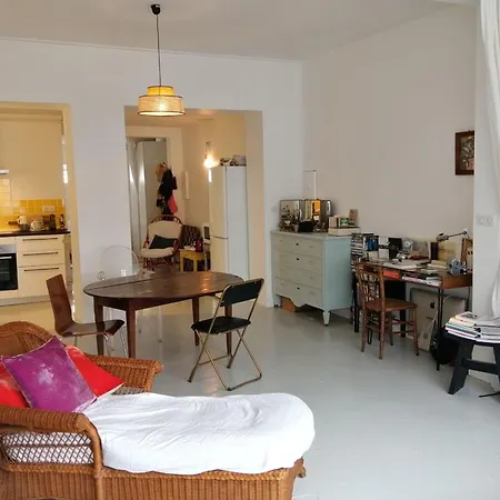 Quiet And Spacious 90 M Loft In * بانيوليه